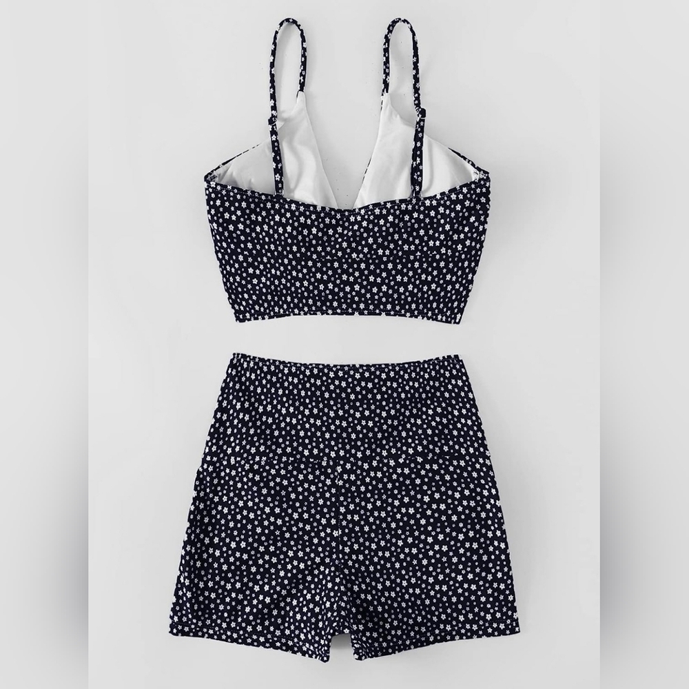 New With Tags! XXL (Size 14) Ruched Bikini. Black with White flowers - Picture 3 of 4